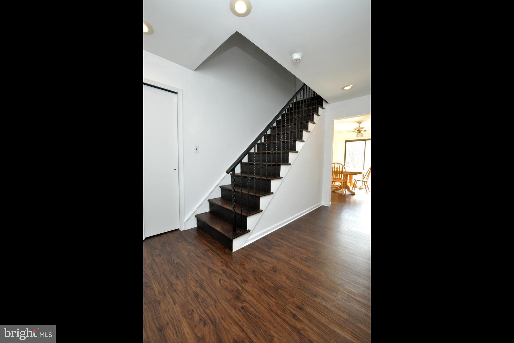 7 Utica Road Marlton, NJ 08053 - Photo 4 of 34 Entrance way