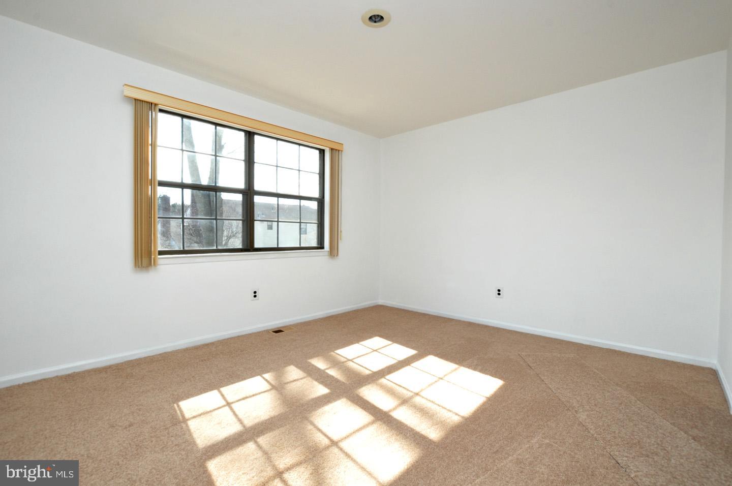 7 Utica Road Marlton, NJ 08053 - Photo 7 of 34 Dining room