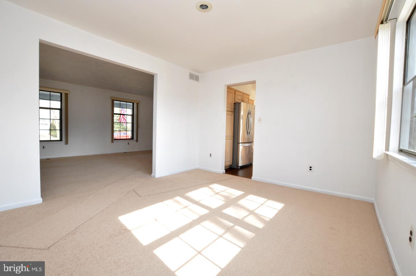 7 Utica Road Marlton, NJ 08053 - Photo 8 of 34 Dining room