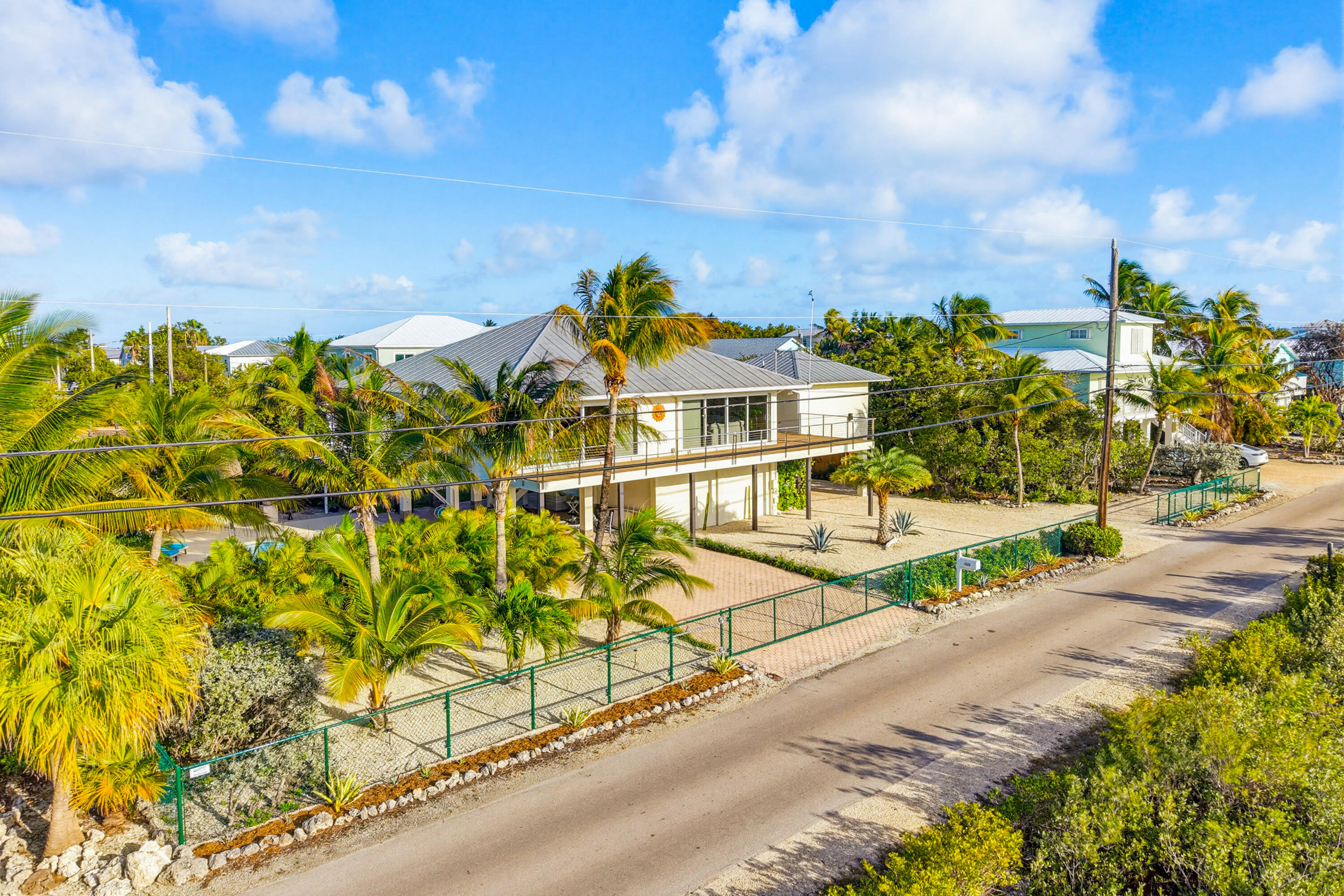 403 Indies Road Summerland Key, FL 33042 - Photo 7 of 68 403 Indies Rd