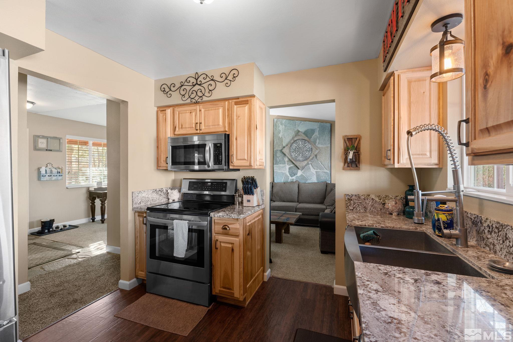 8665 Aquifer Way Reno, NV 89506 - Photo 9 of 36 Photo 9