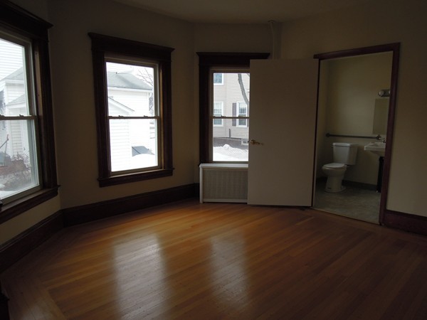133 Allyn Street Holyoke, MA 01040 - Photo 6 of 19