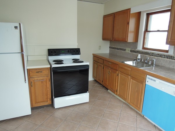 133 Allyn Street Holyoke, MA 01040 - Photo 8 of 19