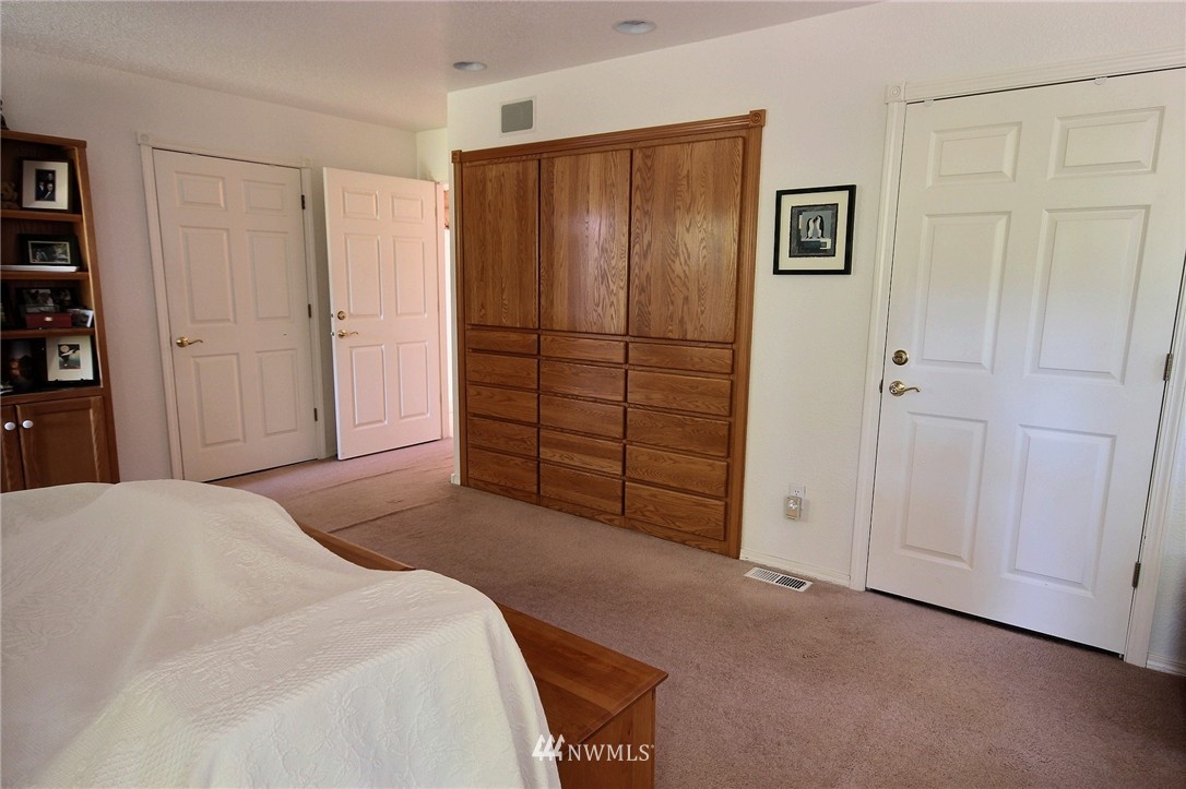 4910 Shellridge Road Northwest Olympia, WA 98502 - Photo 11 of 19 Gallery Image 11