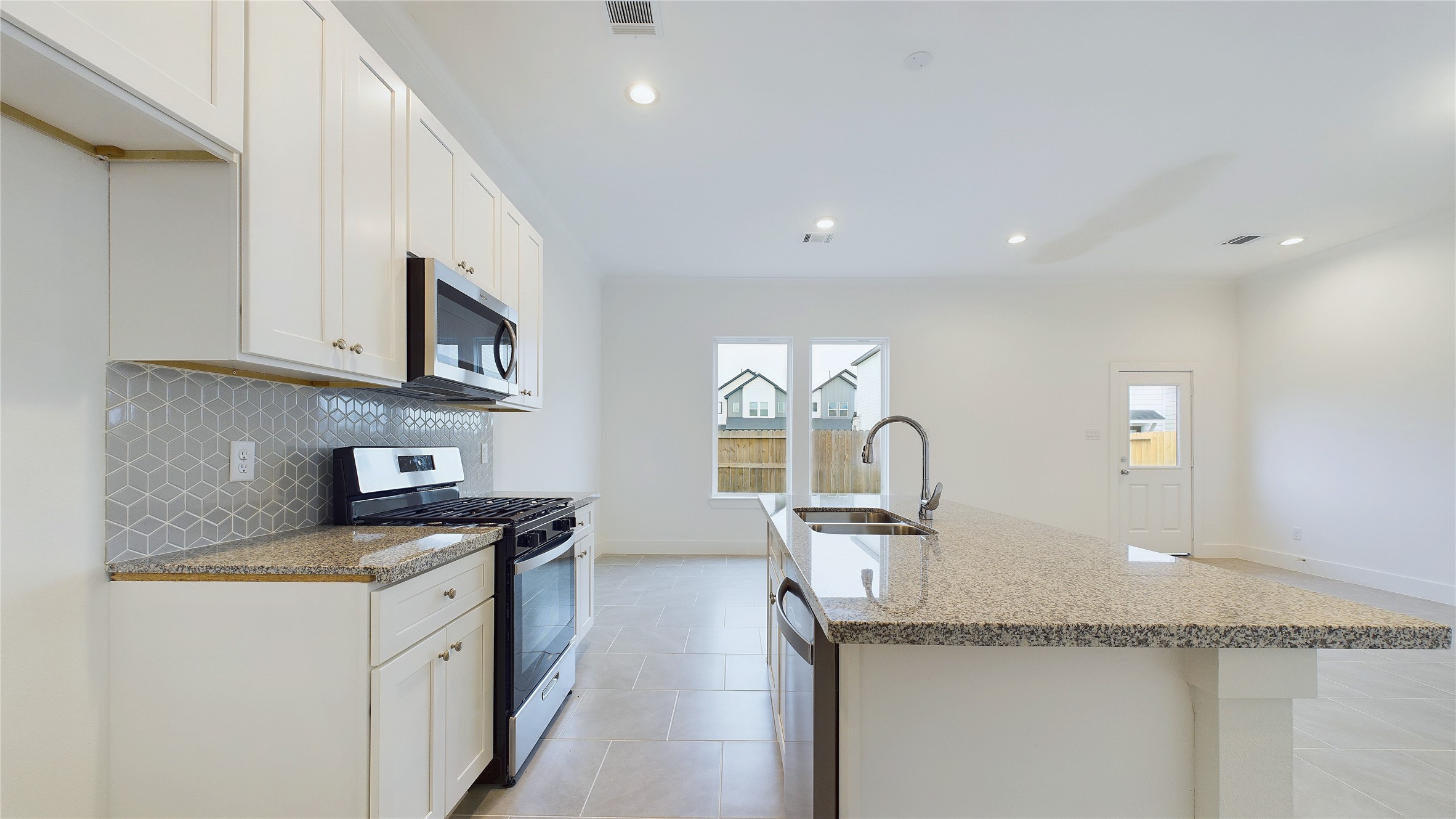 6404 Pregonero Lane Houston, TX 77048 - Photo 8 of 18 Photos are from another home built by the same builder