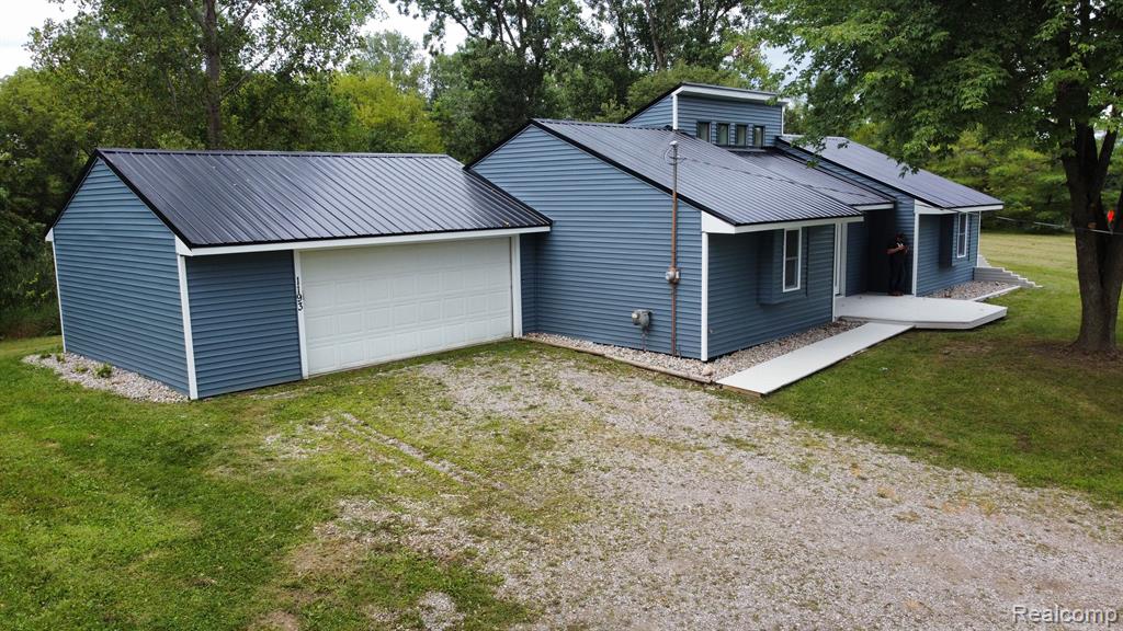 1193 North Oak Road Davison, MI 48423 - Photo 10 of 23