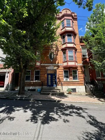 $1,200 | 51 Elm Street, Unit 1, Albany, NY 12202