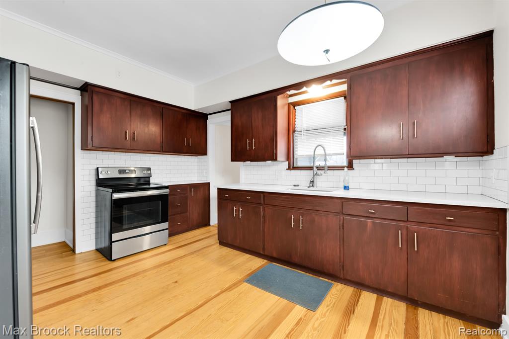 19011 Beck Road Northville, MI 48168 - Photo 13 of 40