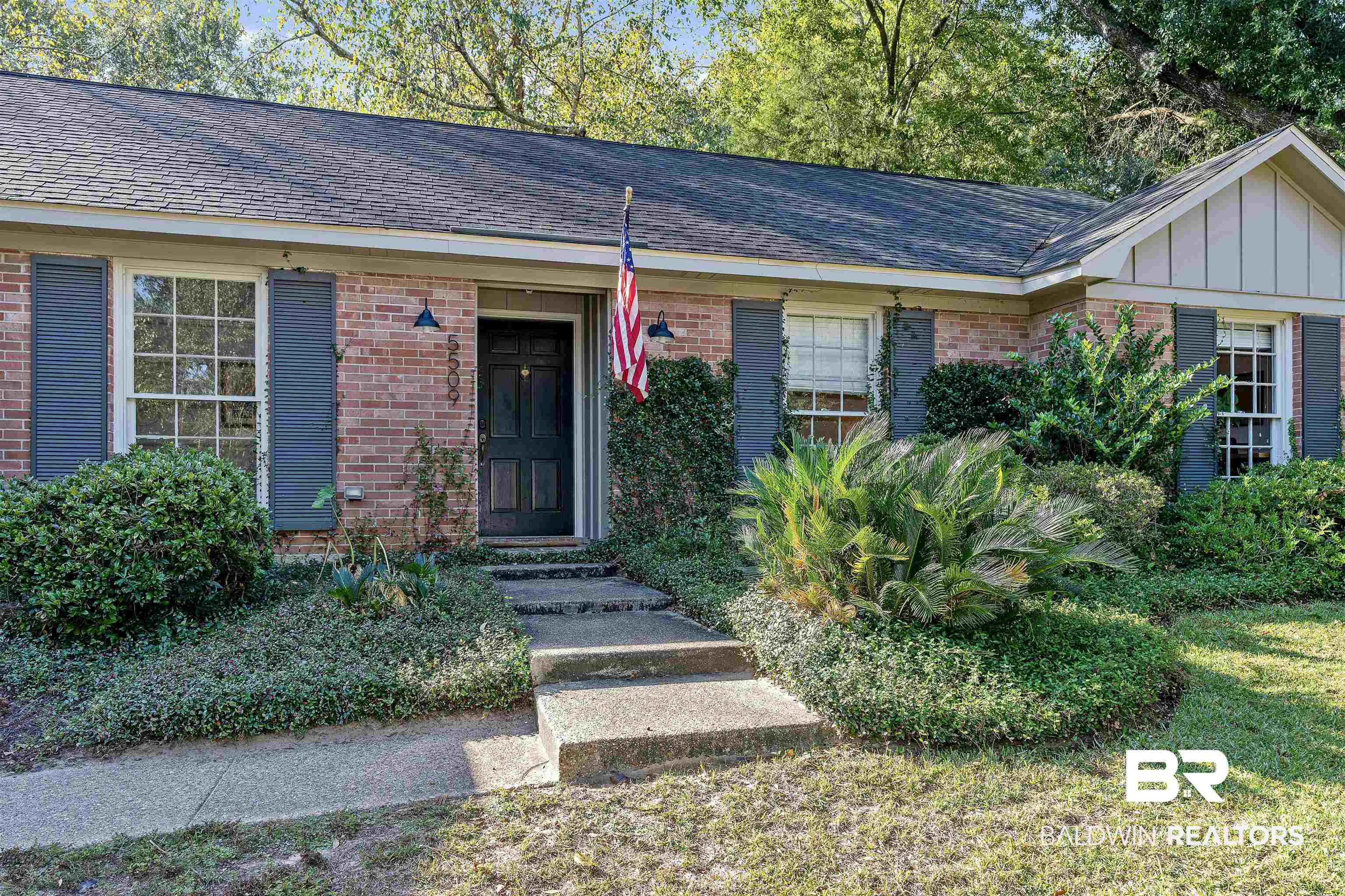 5509 Richmond Road Mobile, AL 36608 - Photo 3 of 27 Front Porch