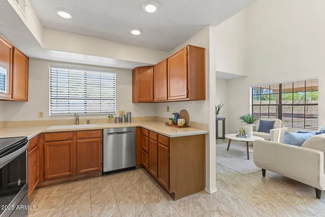 $375,000 | 15805 North 37th Lane, Phoenix, AZ 85053