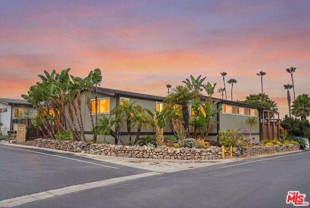 29500 Heathercliff Road, Unit 69 Malibu, CA 90265 - Photo 2 of 39
