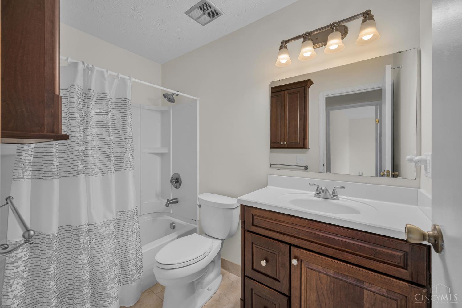 11 Arbor Court Springdale, OH 45246 - Photo 19 of 32