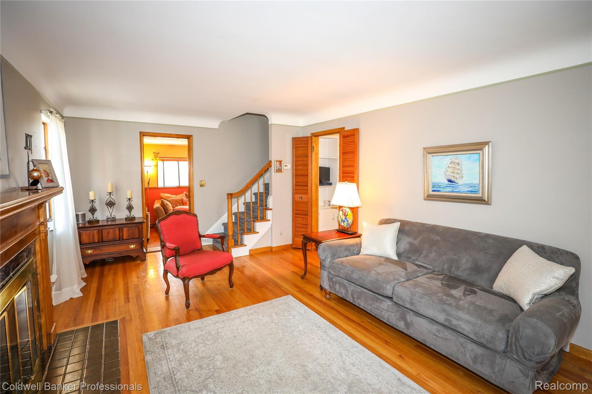 458 Moran Road Grosse Pointe, MI 48236 - Photo 3 of 18 0D3A7531.jpg