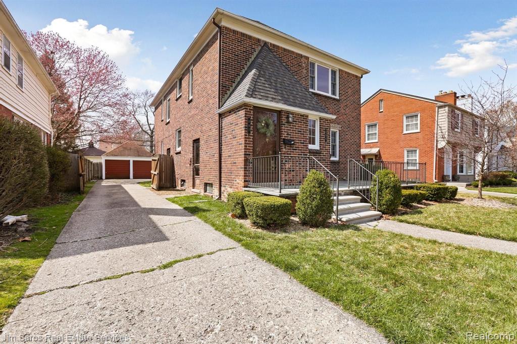897 Rivard Boulevard Grosse Pointe, MI 48230 - Photo 2 of 19