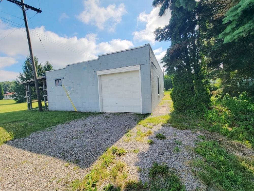 4422 Beach Street Akron, MI 48701 - Photo 10 of 22