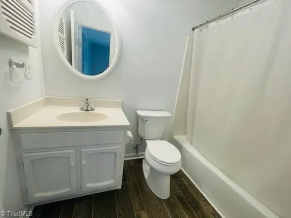 $1,600 | 19 Park Village Lane, Unit A, Greensboro, NC 27455