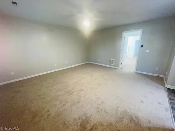 $1,600 | 19 Park Village Lane, Unit A, Greensboro, NC 27455
