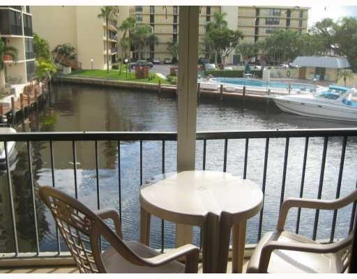 10 Royal Palm Way, Unit 201 Boca Raton, FL 33432 - Photo 3 of 8 Photo 3
