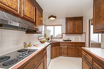 1355 Tuolumne Road Millbrae, CA 94030 - Photo 4 of 19 Gallery Image 4