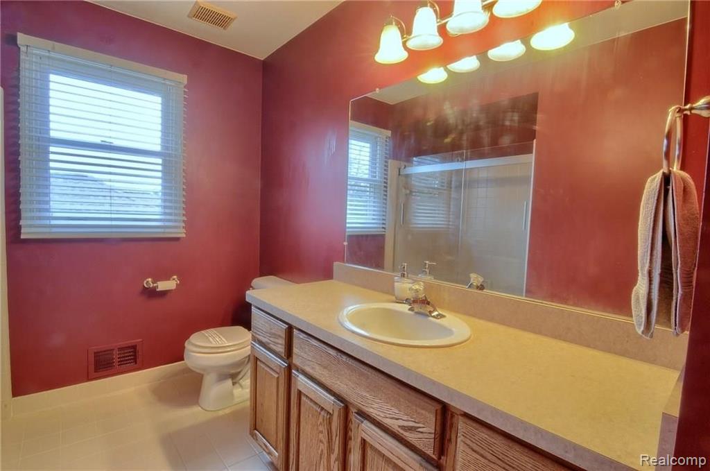 2236 Avon Lake Lane Rochester Hills, MI 48307 - Photo 24 of 30