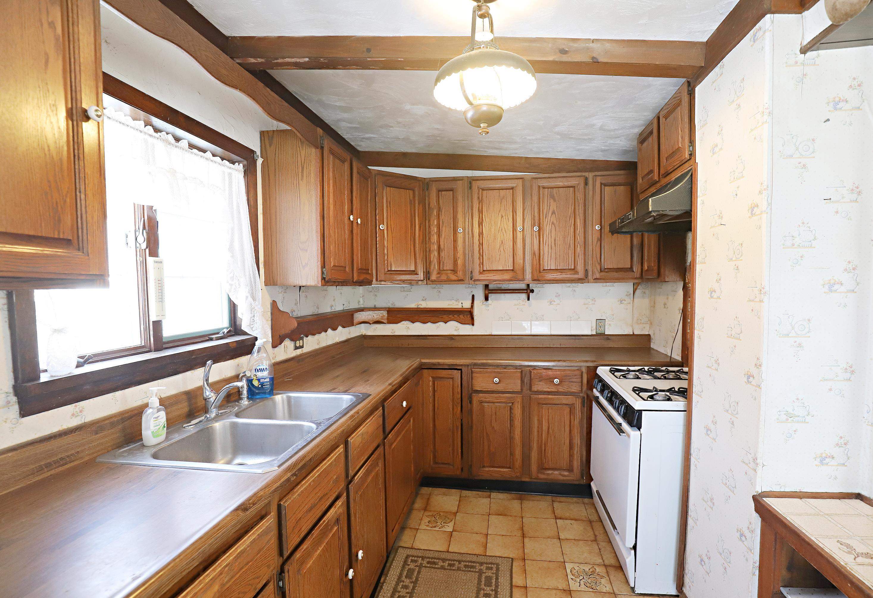 4298 North Center Road Flint, MI 48506 - Photo 13 of 46 50199710-a8c41654-4687-461b-813f-bb16edccfc7c.JPG