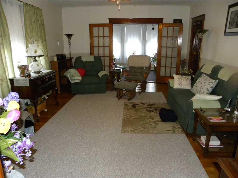 39 Riverside Drive Auburn, ME 04210 - Photo 4 of 12 Living Room.