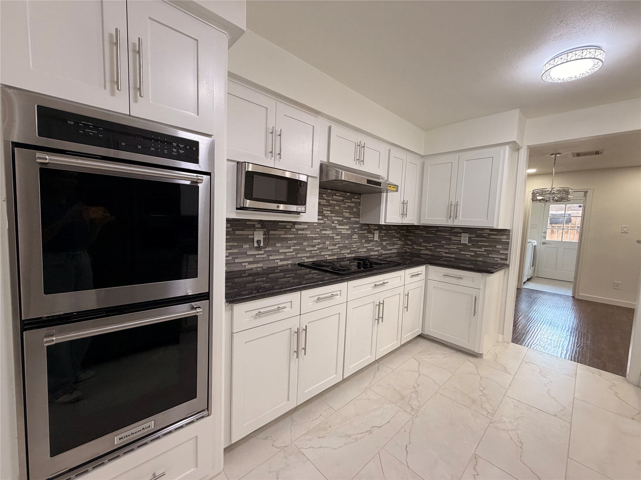 14682 Perthshire Road, Unit A Houston, TX 77079 - Photo 9 of 37 Gallery Image 9