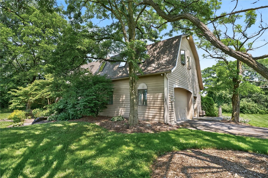 1880 Lake Road Webster, NY 14580 - Photo 3 of 49