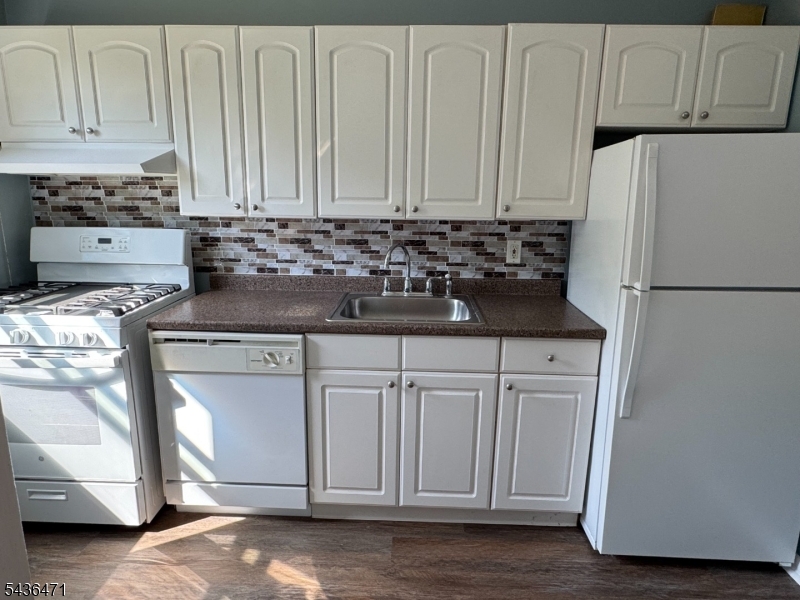 803 Mountain Avenue Springfield, NJ 07081 - Photo 7 of 14