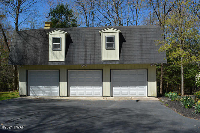 97 Reservoir Road Dallas, PA 18612 - Photo 2 of 48