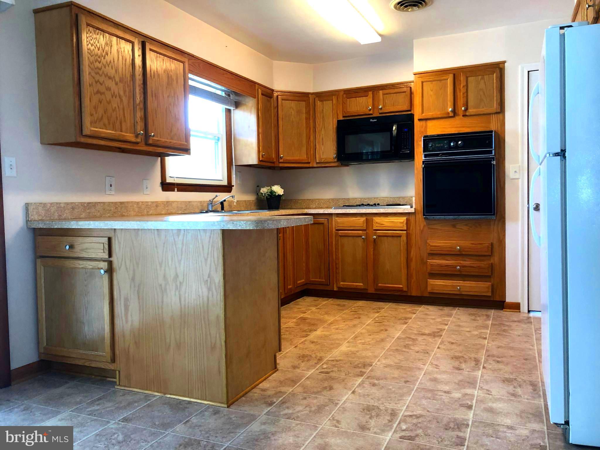 8459 Geneva Road Pasadena, MD 21122 - Photo 5 of 16 Gallery Image 5