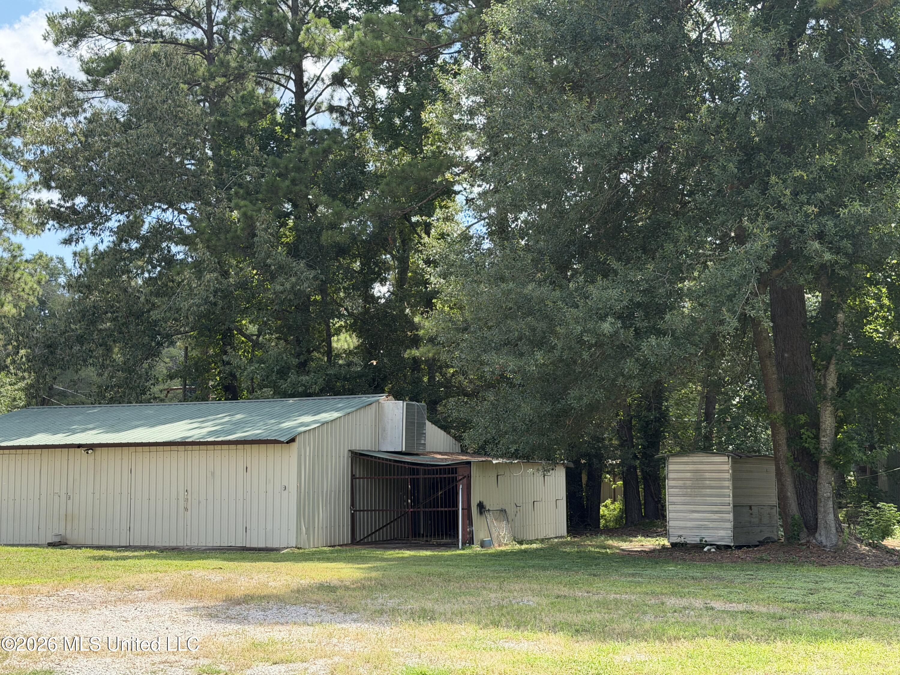 18 Jordan Road Natchez, MS 39120 - Photo 5 of 15 IMG_1532