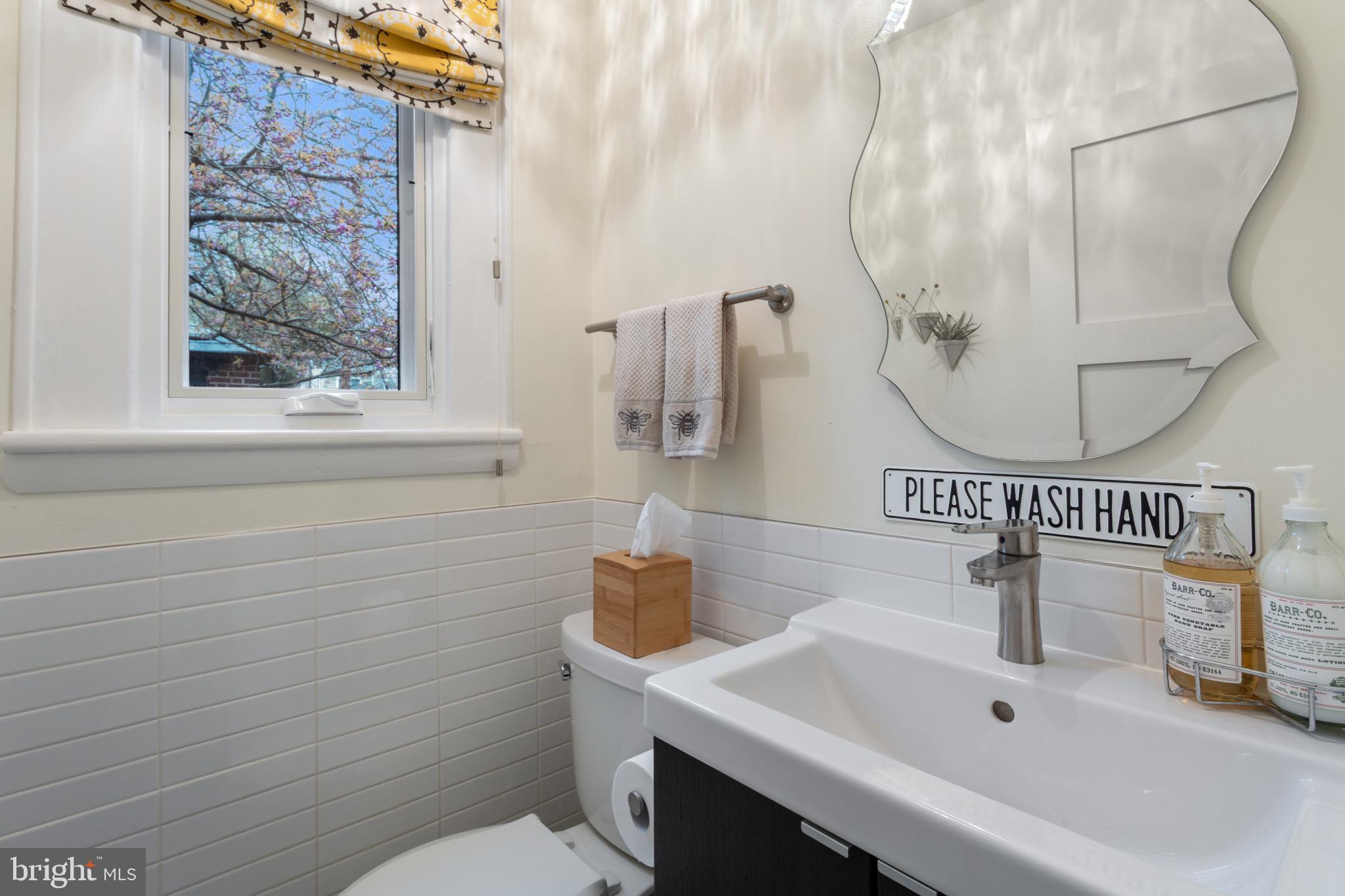4410 Wickford Road Baltimore, MD 21210 - Photo 23 of 42 1st Floor Half Bath