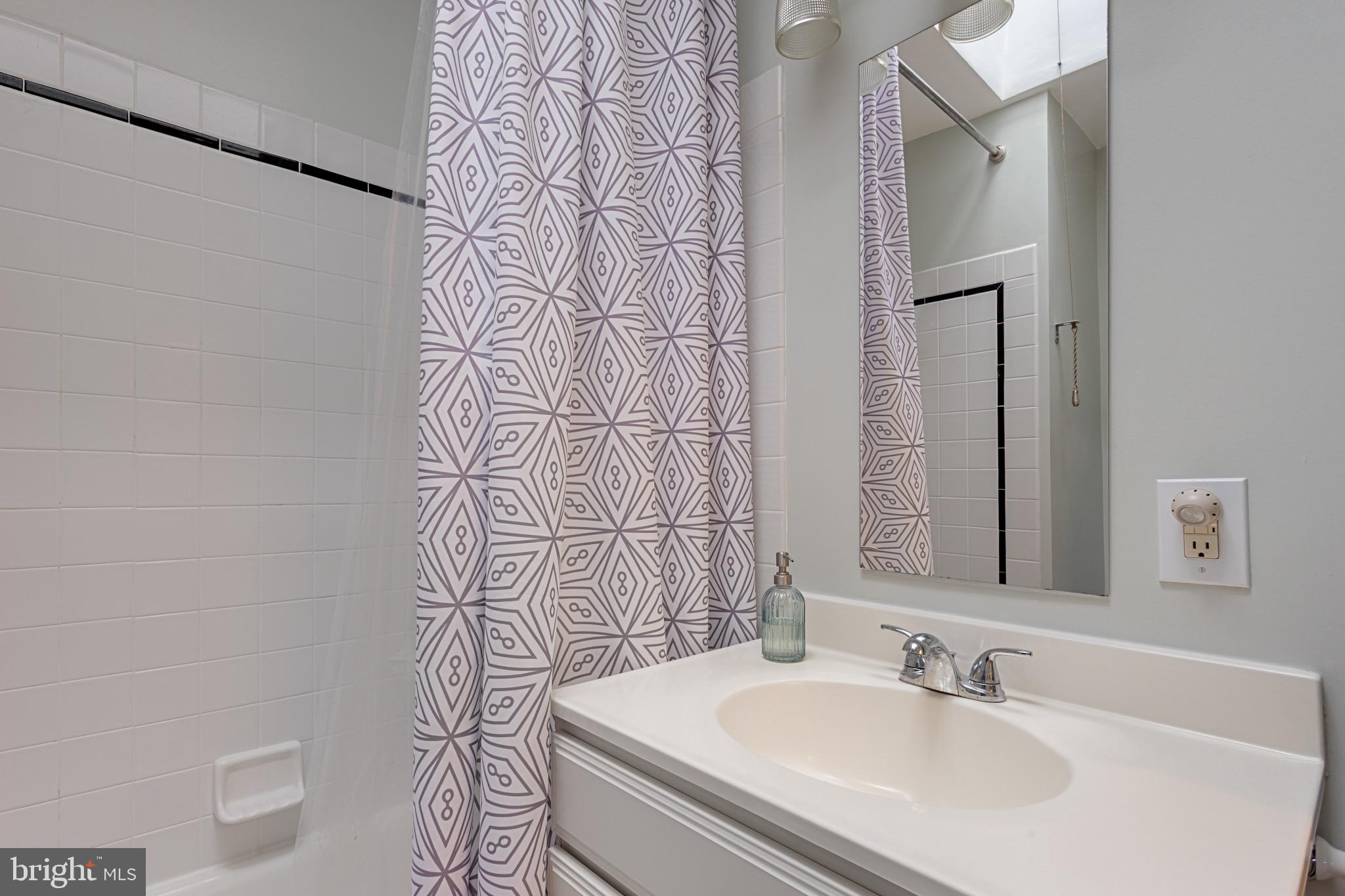 4410 Wickford Road Baltimore, MD 21210 - Photo 34 of 42 Full Bath