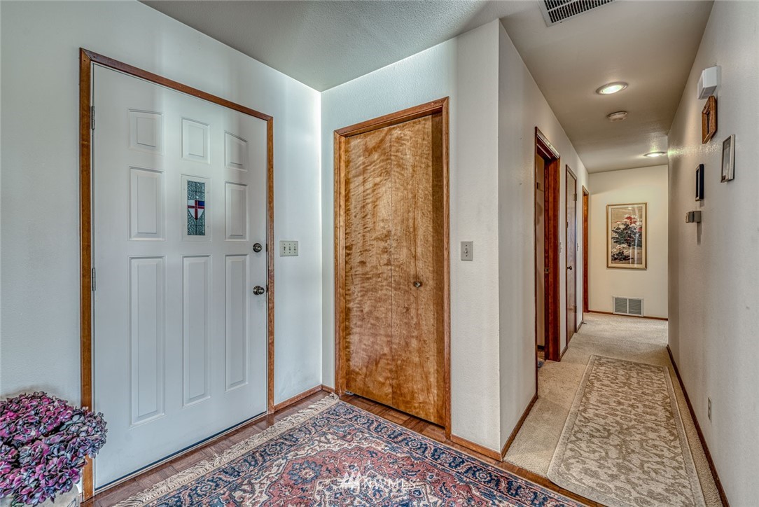 100 East Sund Road Grapeview, WA 98546 - Photo 4 of 25 Gallery Image 4