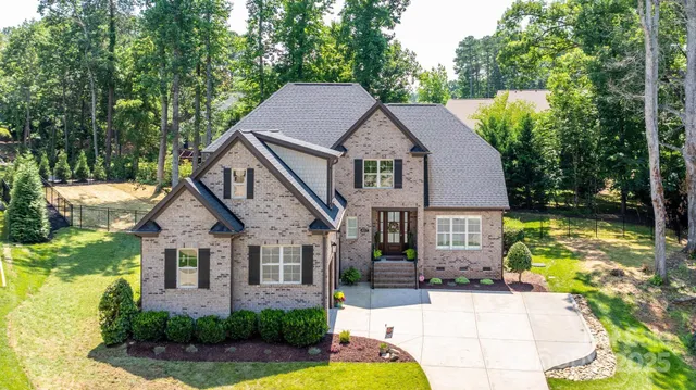 $814,900 | 4017 Halyard Drive, Denver, NC 28037