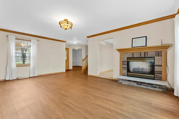 $625,000 | 204875 Lake Drive, Rosholt, WI 54473