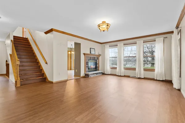 $625,000 | 204875 Lake Drive, Rosholt, WI 54473