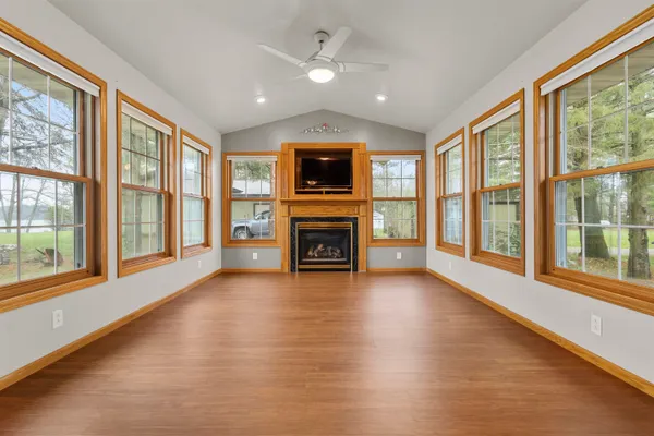 $625,000 | 204875 Lake Drive, Rosholt, WI 54473