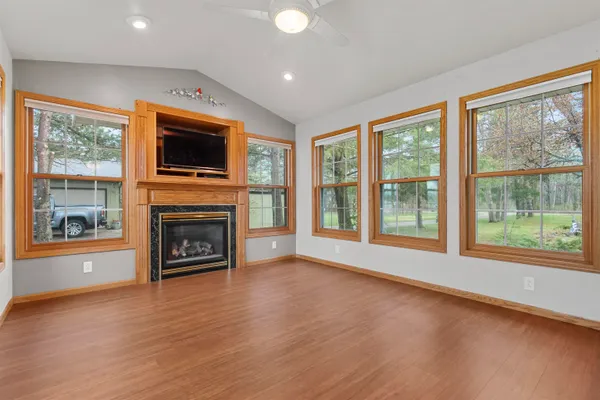 $625,000 | 204875 Lake Drive, Rosholt, WI 54473