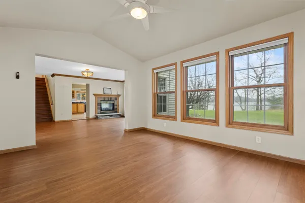 $625,000 | 204875 Lake Drive, Rosholt, WI 54473