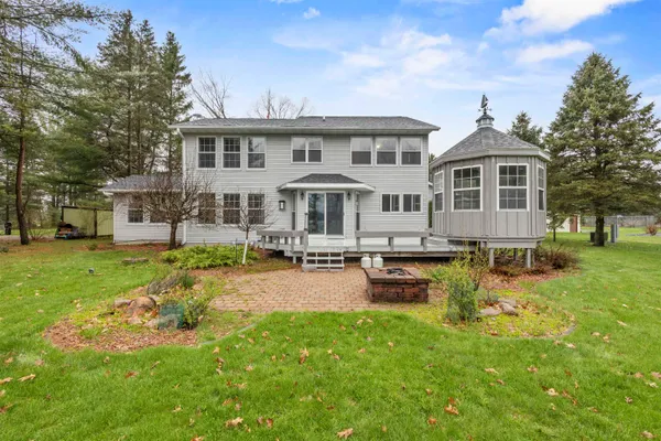 $625,000 | 204875 Lake Drive, Rosholt, WI 54473