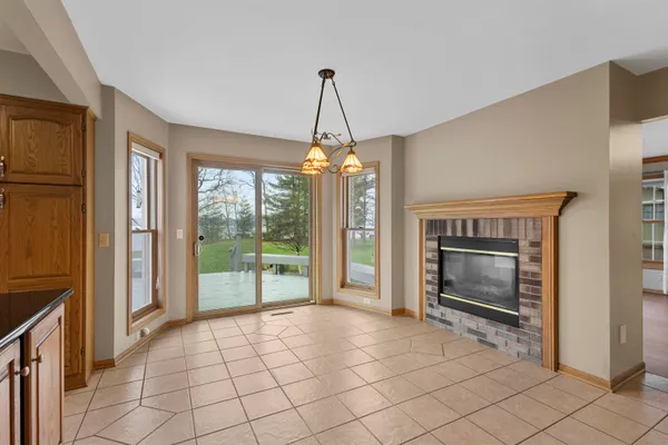 $625,000 | 204875 Lake Drive, Rosholt, WI 54473