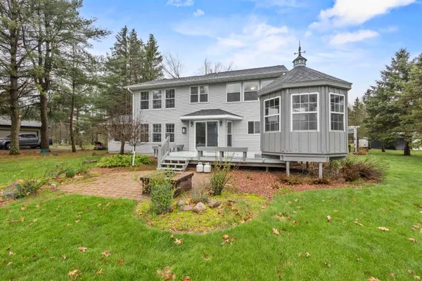 $625,000 | 204875 Lake Drive, Rosholt, WI 54473