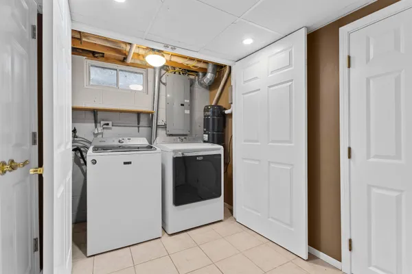 $625,000 | 204875 Lake Drive, Rosholt, WI 54473