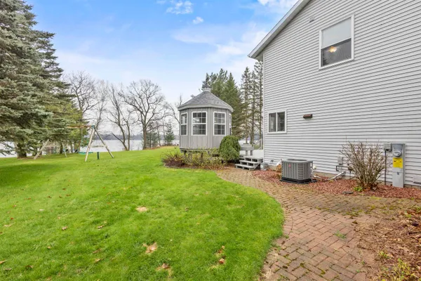 $625,000 | 204875 Lake Drive, Rosholt, WI 54473