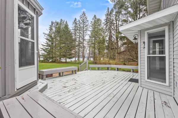 $625,000 | 204875 Lake Drive, Rosholt, WI 54473