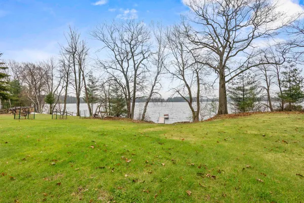 $625,000 | 204875 Lake Drive, Rosholt, WI 54473