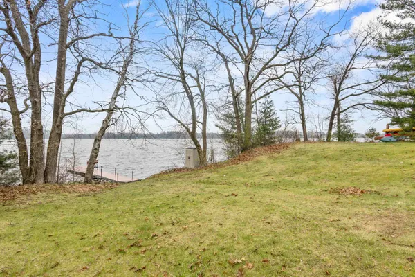 $625,000 | 204875 Lake Drive, Rosholt, WI 54473