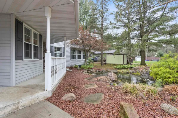 $625,000 | 204875 Lake Drive, Rosholt, WI 54473